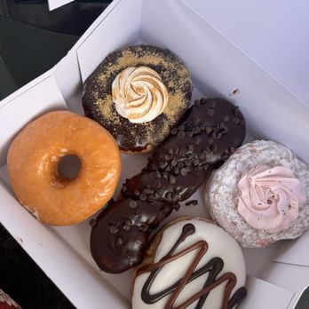 Pinkbox Doughnuts - Donuts Near Me - Primm, Nevada Pinkbox Doughnuts - Donuts Near Me - Primm, Nevada