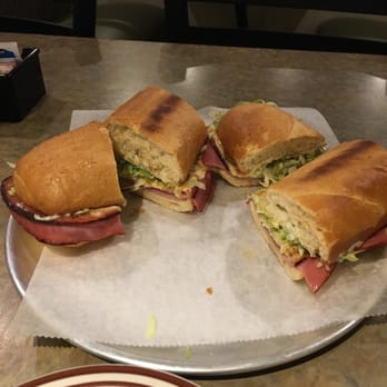 Acropolis Pizza & Pasta - Italian Near Me - Everett, Washington