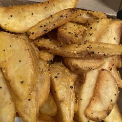 WingsUp! - Lemon pepper potato wedges