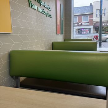 Subway - Seating - Sandwiches Near Me - Berwick, Pennsylvania