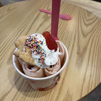 Modern China Tea Shop: Oriental Tea - Strawberry rolled ice cream - Coffee & Tea Near Me - Chicago, Illinois Modern China Tea Shop: Oriental Tea - Strawberry rolled ice cream - Coffee & Tea Near Me - Chicago, Illinois