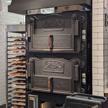 Paris Baguette - Coffee & Tea Near Me - New York, New York Paris Baguette - Coffee & Tea Near Me - New York, New York
