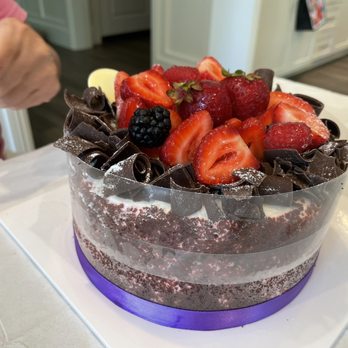 Paris Baguette - Red velvet cake - Coffee & Tea Near Me - Irvine, California