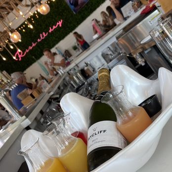 The Hampton Social - Naples - Mimosa Kit - New American Near Me - Naples, Florida The Hampton Social - Naples - Mimosa Kit - New American Near Me - Naples, Florida
