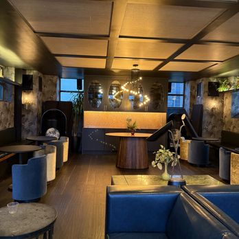 Stratus - Lounges Near Me - Philadelphia, Pennsylvania Stratus - Lounges Near Me - Philadelphia, Pennsylvania