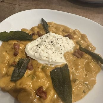 Ruhe152 - Cauliflower gnocchi with pumpkin sauce - New American Near Me - Nappanee, Indiana