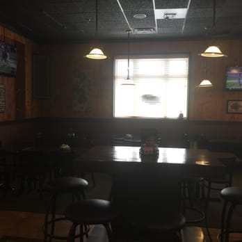 G's Pizzeria - Side Dinjng area - Italian Near Me - Orion, Michigan
