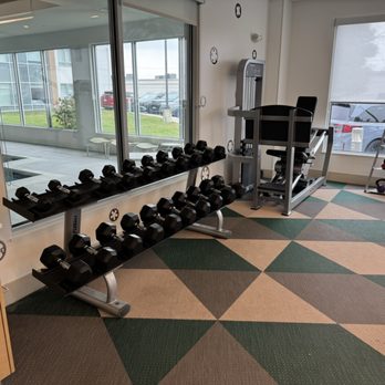 Element by Marriott Chelmsford - Fitness center dumbbells - Hotels Near Me - North Chelmsford, Massachusetts