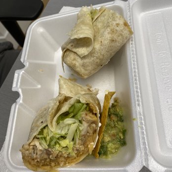 Los Molcajetes Mexican Restaurant - Chicken Burrito - Mexican Near Me - Norwalk, Connecticut Los Molcajetes Mexican Restaurant - Chicken Burrito - Mexican Near Me - Norwalk, Connecticut