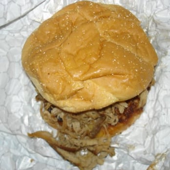 Lynnie Ques BBQ - Pulled Pork sandwich - Barbeque Near Me - Lansing, Illinois