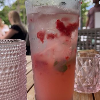 flora - Cocktail - New American Near Me - Westhampton Beach, New York
