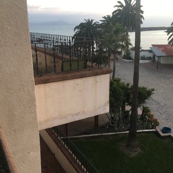 Quintas Papagayo - The view from my balcony... 3rd floor studio. Admittedly you can also see construction in other directions, but that's Ensenada I think? - Hotels Near Me - Ensenada, BCN