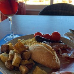 Pub Tk3 - Spanish breakfast and sangria