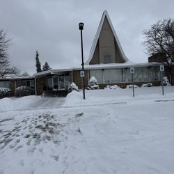 St Paul Lutheran Church & School - Walking in.