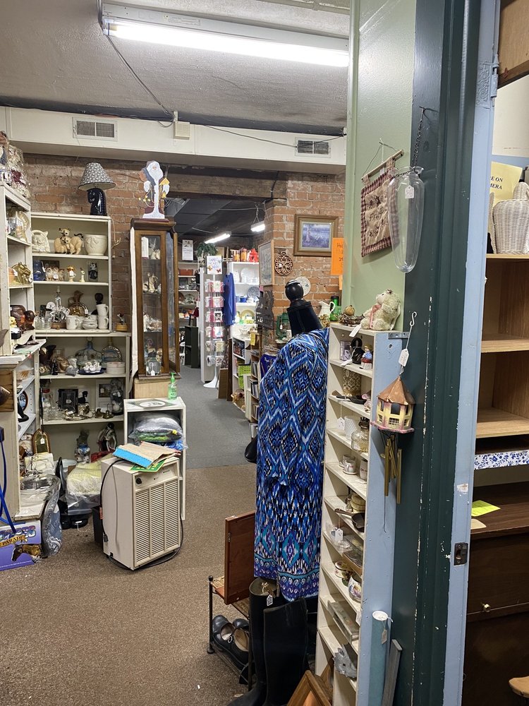 CROSSROADS COUNTRY MALL Updated September 2024 7348 E Main St, Lima