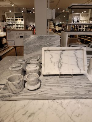 Crate & Barrel by null