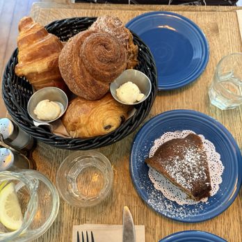 La Note - Sour Cream Coffee Cake Maison and Assorted breads - French Near Me - Berkeley, California