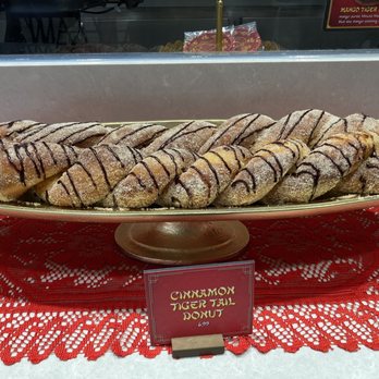 Hollywood & Dine - Cinnamon Tiger Tail Donut - Specialty Food Near Me - Universal City, California