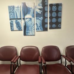 LA Center for Orthopedics - Waiting area