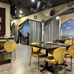 Silk Road Choyhona - Spacious dining room