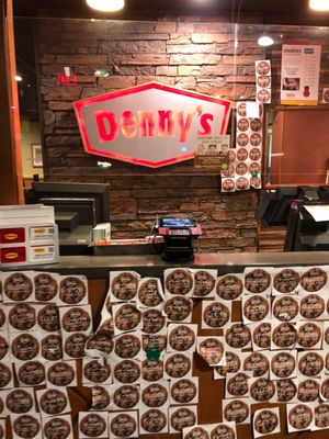 Denny's by null