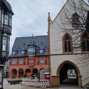 Goslarer Bimmelbahn - Rathaus - Landmarks & Historical Buildings Near Me - Goslar, NI