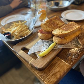 Stonehome Brewing - Grilled Cheese Monster - Pizza Near Me - Watford City, North Dakota Stonehome Brewing - Grilled Cheese Monster - Pizza Near Me - Watford City, North Dakota