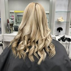 Superclips - Came in with Green Hair , left with ... Barbie Dream Hair #colorcorrection
(By: Adam)