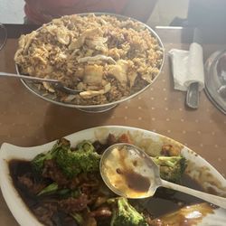 China Golden Crown - Beef with broccoli and chicken fried rice