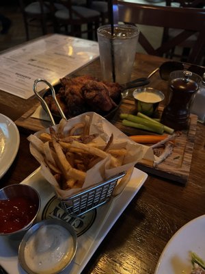 Bar Louie - One Loudoun by null