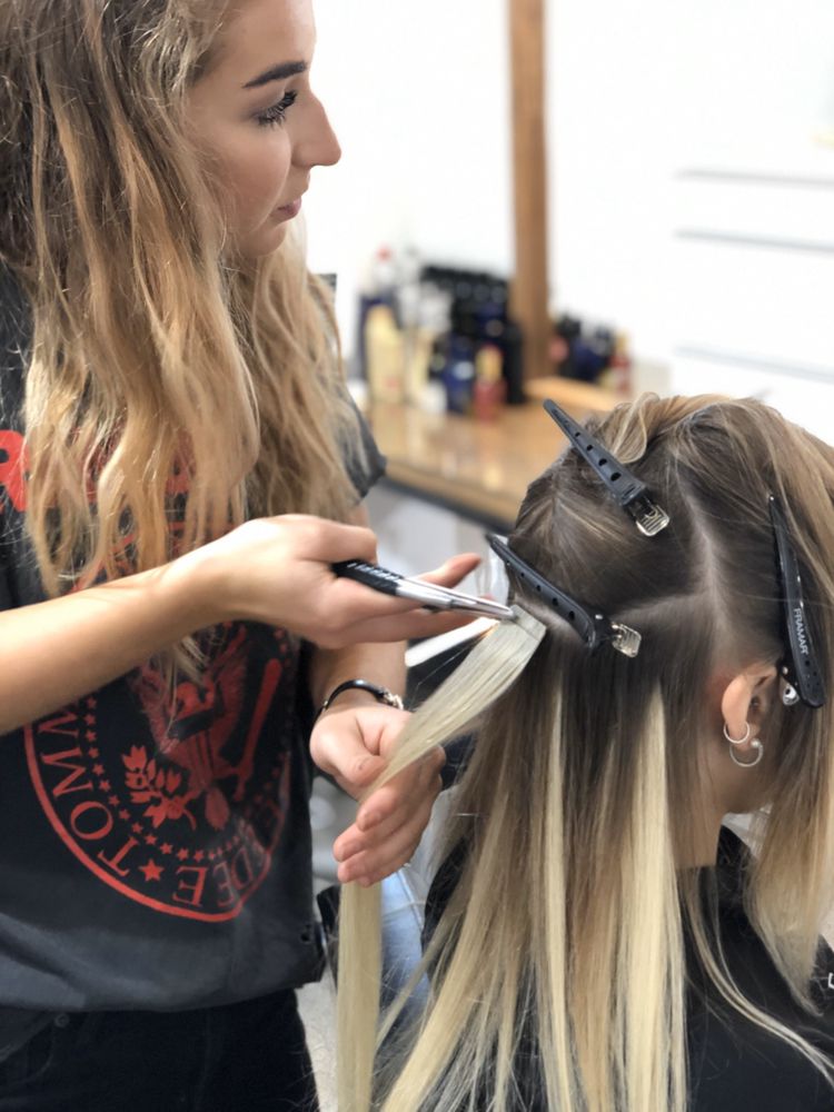 Stevi Jade Hairstyling Logo
