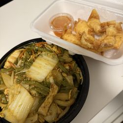Phuket Noodles and Crab Rangoon (6 Pcs.)