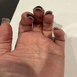 Glamour Nailspa - White tips showing through