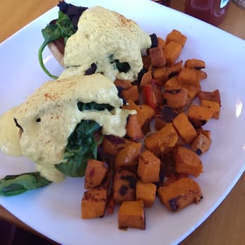 Ravens' Restaurant - Portobello Benedict - Where else ya gonna find Vegan Benedict? - Vegan Near Me - Mendocino, California