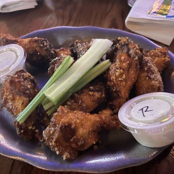 Hattricks - Dave's way wings - American Near Me - Tampa, Florida