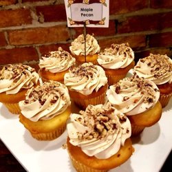 Cake Art - Fall flavor, Maple Pecan