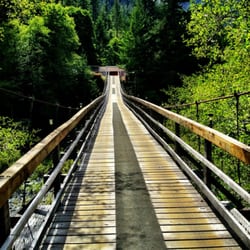 MIddlefork Ranch - The walking bridge to the cabins.