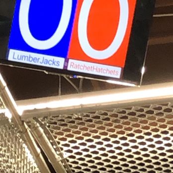 Bury The Hatchet - Paramus - Customizable scoreboard for team names - Axe Throwing Near Me - Paramus, New Jersey