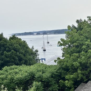 Topside Inn - Bed & Breakfast Near Me - Boothbay Harbor, Maine Topside Inn - Bed & Breakfast Near Me - Boothbay Harbor, Maine