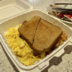 Ruby's Diner - Eggs, toast & homestyle potatoes