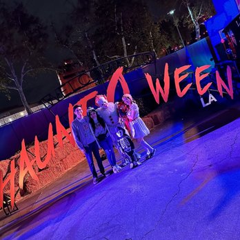 Hauntoween - Mandatory Hauntoween sign photo - Amusement Parks Near Me - Los Angeles, California Hauntoween - Mandatory Hauntoween sign photo - Amusement Parks Near Me - Los Angeles, California