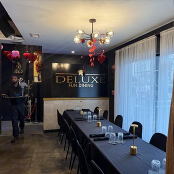 DELUXE FUN DINING - Updated August 2025 - 1517 Photos & 605 Reviews - 305 W 4th St, Charlotte