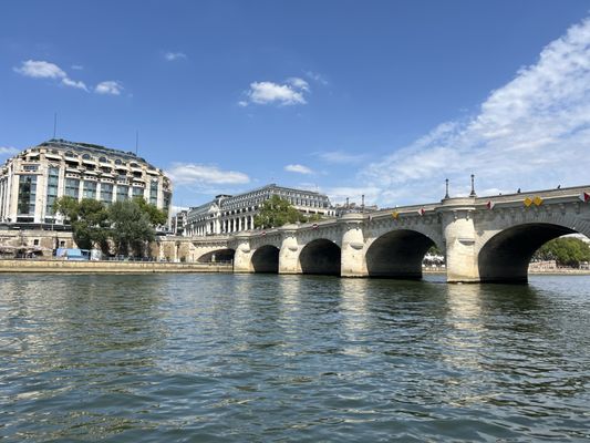 Vedettes du Pont Neuf by null