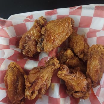 Bowmans Soul in the Wall - Delicious wings with Crack Sauce - Soul Food Near Me - Hampton, Virginia Bowmans Soul in the Wall - Delicious wings with Crack Sauce - Soul Food Near Me - Hampton, Virginia