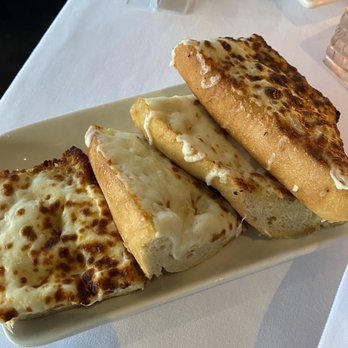 Revolving Dining Room - Garlic bread w/ cheese - American Near Me - Niagara Falls, Ontario Revolving Dining Room - Garlic bread w/ cheese - American Near Me - Niagara Falls, Ontario