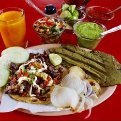 Taqueria Pa'todos - Tacos de Cecina con queso