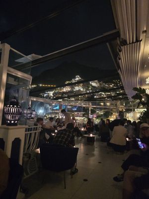 Music On the Rocks by null