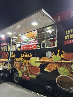 La Mamalona food truck by null