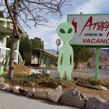 Atomic Inn - Martian, Alien theme - Hotels Near Me - Beatty, Nevada