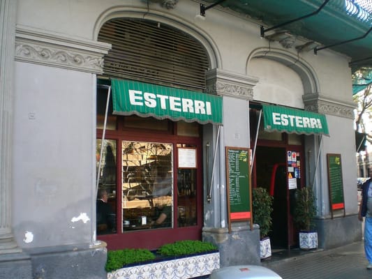 Bar Esterri by null